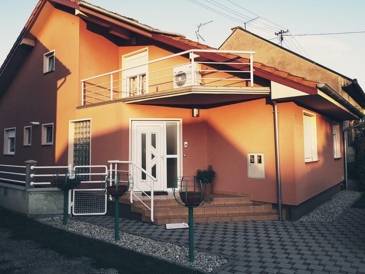 אוסילק Apartment Dominik מראה חיצוני תמונה